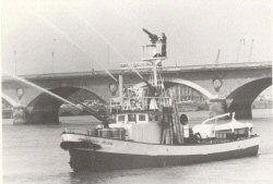 Filleau  l'exercice devant le pont de pierre  Bordeaux